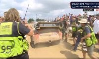世界ラリーで珍事…優勝車がインタビュー途中に“発進” 「すみません、ちょっと車を動かします」報道陣置き去りで現地騒然