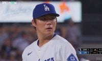 こんな球打てるか！山本由伸、74センチ垂直落下の絶品スプリット 相手打者は道具を全部“ポーイ”の一部始終