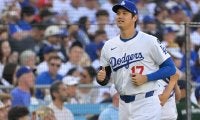 大谷翔平がカーショーに示した敬意　偉業達成の直後…MLBが注目した「レジェンドへの愛」