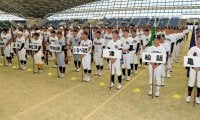 登録外選手もマネジャーも行進！三重で開会式、甲子園かけ最高の夏へ