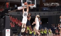 アリーナ騒然！日本代表201cmビッグマンの“衝撃ボースハンドダンク”にファン沸騰「川島悠翔はスケールでかい」判定も話題「ファウルやろ」