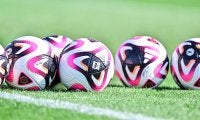 ｢可愛い笑｣｢面影しかない｣ヤングなでしこ天才MF18歳の“小学生時代＆元日本代表10番との2ショット”に反響｢ずっとミハルすぎる｣の声
