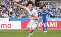 ｢三笘級｣｢オーウェンを彷彿｣紫のワンダーボーイ22歳の“代表デビュー戦”単独ドリブル弾に反響！｢あれくらい強引に行ける選手は宝｣｢W杯メンバーありえる｣の声