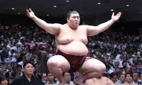 熱海富士が地元の期待を背に名古屋場所での飛躍誓う「目標は全勝」伊勢ケ浜親方と悪癖修正