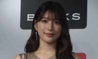 井上尚弥戦ラウンドガールで有名な雪平莉左、「胸元チラ」ショットで新ヘアカラー報告