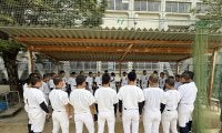 【高校野球】退部志願2度のエースも変えた 「野球５、野球以外５」で鍛える堺東・鈴木監督の熱血指導