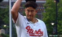 サングラス姿の存在感…大物“伯父”の目の前でオリオールズ菅野智之が7勝目！「気合いが入ってたんだろうね」「スライダーキレキレやん！」の反響