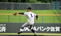 満塁のピンチを無失点で切り抜ける　佐賀学園・冨永投手「笑顔で」