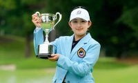 ルーキー加藤麗奈が6打差逆転でプロ初優勝／女子下部