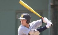慶応のスーパー1年生が慶応対決で大活躍！投げては3回無失点、打っては2試合連続長打【神奈川】
