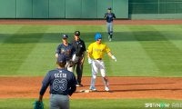 「ホホッ…」吉田正尚、まさかの盗塁で現地実況思わず“笑劇” 死球→激走の大ハッスルにレ軍ベンチも拍手喝采