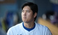 大谷翔平の“真上”で…まさかの不機嫌なカーショー？　ド軍が公開した異様な光景