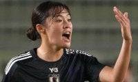 韓国戦ワントップ起用の｢なでしこ新星｣強烈ミドル弾で幕開け！ 後半｢美人すぎる10番｣がトップ下出場も…澤穂希の同僚｢女メッシ｣の奮闘で優勝の行方は最終戦へ