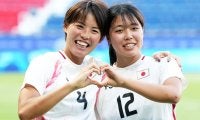 ｢サプライズ!!｣｢可愛い｣なでしこDFの結婚報告“直筆コメント＆ウェディング写真”公開｢字が上手い｣｢ドレス姿も素敵｣の声
