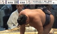 「危険ですので座布団は投げないで。大変危険です…」結びで大波乱！ “乱れ飛ぶ”大量の座布団に館内必死のアナウンス 横綱・豊昇龍が連日の金星配給 安青錦は最速で初金星