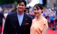 「なんて上品なカップルでしょう」大谷翔平&真美子夫人の姿に“熱い視線”　「デコイはどこ？」デコピンと長女の姿はなし