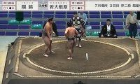 力士困惑…行司が唐突に「勝負あり」 何が起きた？ 急展開に力士が“キョトン” 顔を見合わせる珍事