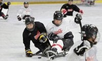 氷上の夢つなぎたい　パラ目指すアイスホッケー日本代表がクラファン