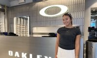 プロサーファー松田詩野が世界的なアイウエアとして有名な「OAKLEY」とスポンサー契約締結！