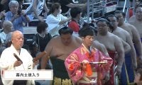 幕内土俵入りでネットざわつく“笑撃”の光景「力士との対比w」「これはじわる」