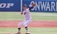公式戦初先発の1年生右腕が帝京相手に6回1失点の好投！元プロの監督も好投を称賛【東京】