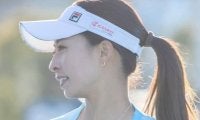 女子テニスの園田彩乃が親友の女性経営者とビアガーデンでＢＢＱ　貴重なプライベートショット