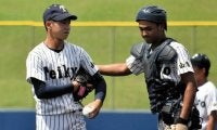 中学からの「相棒」、最後の夏終わる　帝京三の小田投手と舩脊捕手