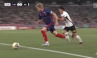 嘘だろ? 日本代表ドリブラーの爆速50m独走にSNS騒然「あんな速かったのか」「怖すぎる」圧巻ドリブル突破→アウトサイドパスで決定機演出