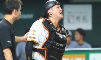 巨人・甲斐拓也が5回からベンチへ　3回にファウル直撃で苦悶の表情…交代直後に2ラン被弾
