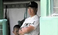 公立の名将の悲願「甲子園」　父の単身赴任先へ追いかけた息子と共に