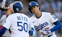 不振ベッツを気遣った大谷翔平の＂神発言＂が話題…試合後インタビューでもさらりとファロー「大谷さんの優しさがにじみ出ている」「泣ける」
