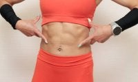 【1週間でお腹をタテに割る】立ってできる「立ち腹筋」7日間メニュー