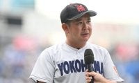 横浜・村田監督の目には涙「本当に感謝」　ナインを襲った重圧…春夏連覇へ思い