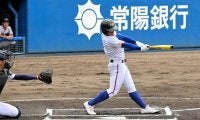 負傷した主将の思い背に　先制点につながる安打　明秀日立・入江選手