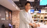 白Tで大事な丈感…ジャケット羽織って「実はすごい」　GG佐藤氏がこだわる夏の着こなし