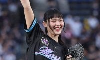 超人気アイドルは「美人で礼儀正しい」　豪快始球式の舞台裏…ファン感動「惚れない人いない」