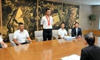 尽誠学園主将ら副知事を表敬訪問　甲子園前に「勇気や感動伝えたい」