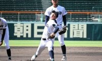 佐賀北が甲子園練習　「すごい空間」、土と芝の感触確かめる