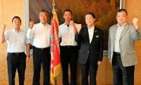 「一戦一戦、全力で戦う」鳥取城北・平山主将、知事に甲子園出場報告
