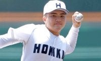 伝統校が甲子園でユニ変更「英断かも」　濃紺→白の“激変”にファン注目「大賛成」