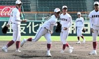 広陵の選手ら、甲子園球場で練習　「特別な場所」と思いあらたに