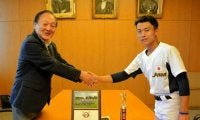 硬式野球の全米大会制す　静岡裾野シニアの大隅選手、函南町長に報告