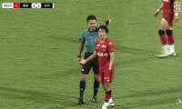 J2の“遅延行為レッドカード”が物議！「余計なプレー」「あの速度でキャンセルは無理」熊本FWの“46秒退場”でSNS論争