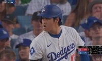 「えっ！肩？」大谷翔平がセキュリティースタッフの肩を“破壊”！？ヒヤリ顔に「あぶねーよマジ」「大丈夫？」