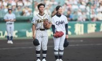 ボールが落ちてこないハプニングも…甲子園で初めて女子高校生が始球式務める【2025高校野球】
