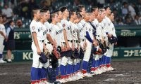 甲子園、“史上最遅”午後10時46分に決着　規定時間超えも異例の続行…綾羽が劇的勝利