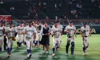 初出場の綾羽がミラクル逆転劇！10回決勝打の北川主将「絶対に打ちたかった」【25年夏甲子園】