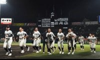 【甲子園】高知中央・山野監督「ここまできて途中で終わるわけには」両校の承認で10回突入