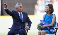 また炸裂したイチロー節！　弓子夫人へ“粋”な言葉、伝説の名言を絶叫「Holy smoke!!」