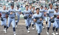 甲子園でハプニングも…生まれた光景が「素敵すぎる」　不運に“助っ人”登場「なんも違和感ない」